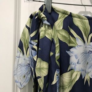 Tommy Bahama Top & Skirt set Navy Hibiscus